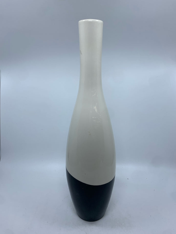 WHITE/BLACK CERAMIC TALL BUD VASE.