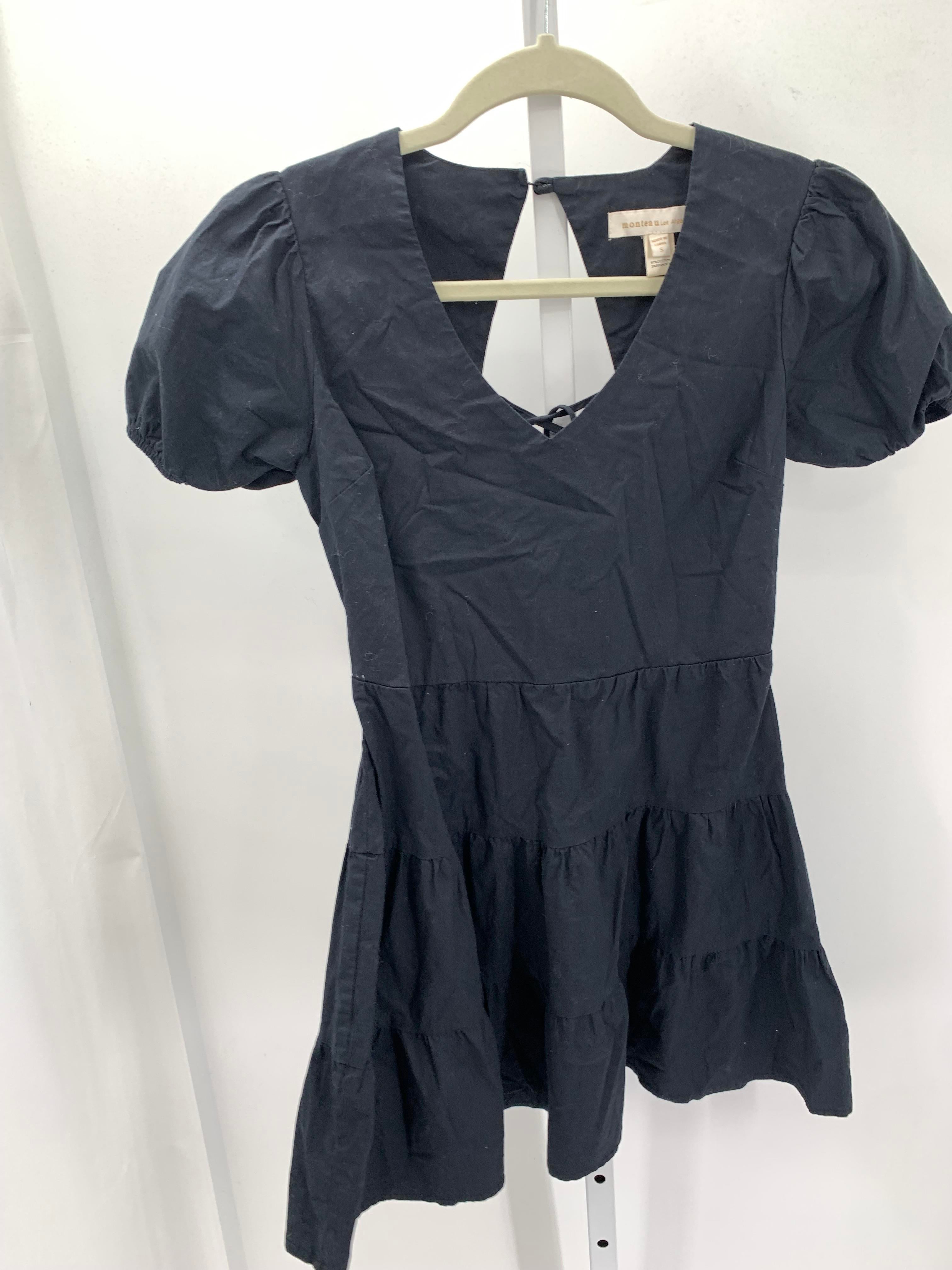 monteau Size Small Juniors Short Sleeve Dress