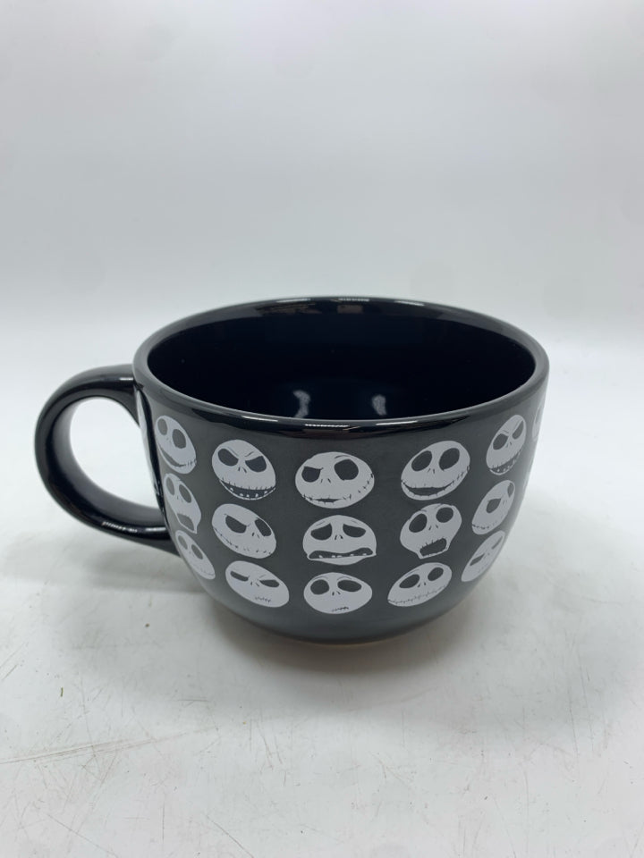 NIGHTMARE BEFORE CHRISTMAS MUG.