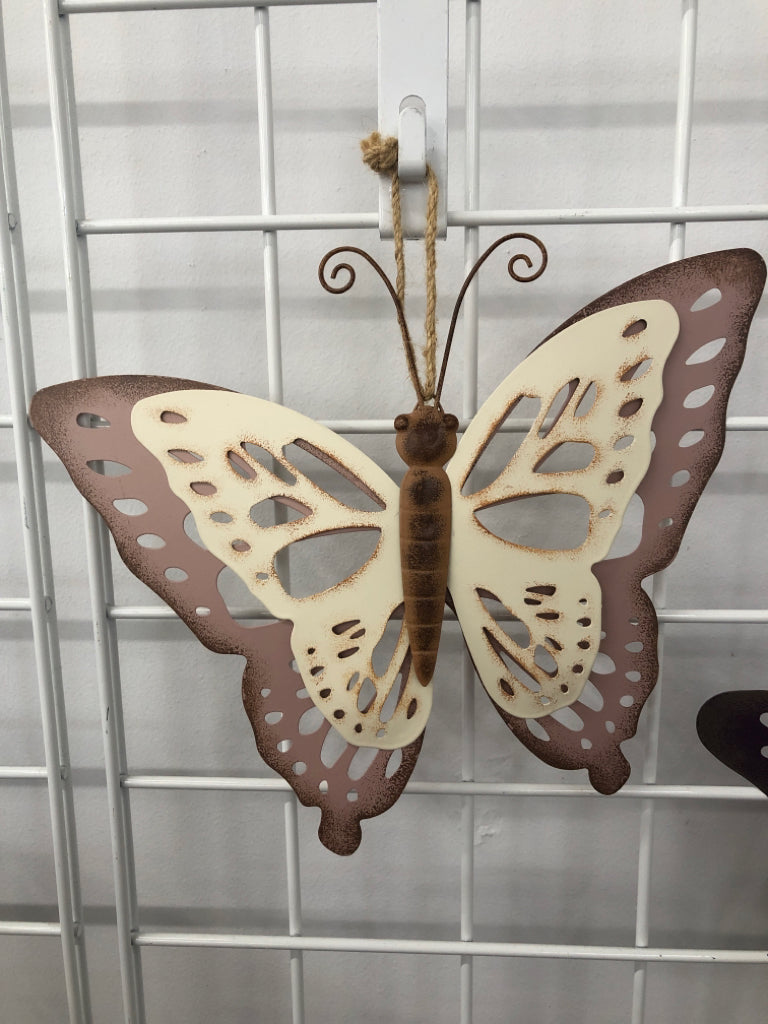 2 PINK METAL BUTTERFLY WALL HANGING.