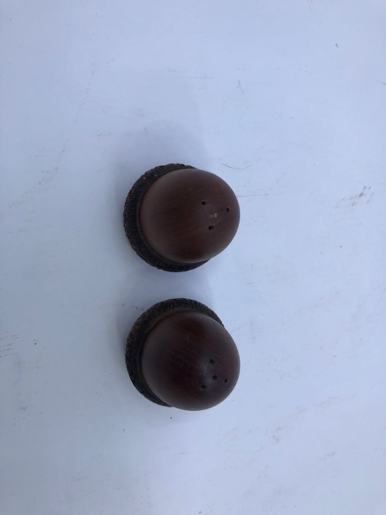 WOOD CARVED ACORN S/P SHAKERS.