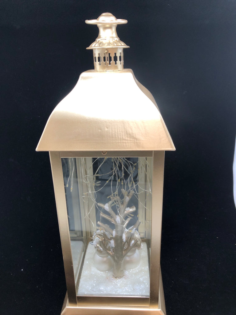 LIGHT UP SNOWMAN LANTERN.