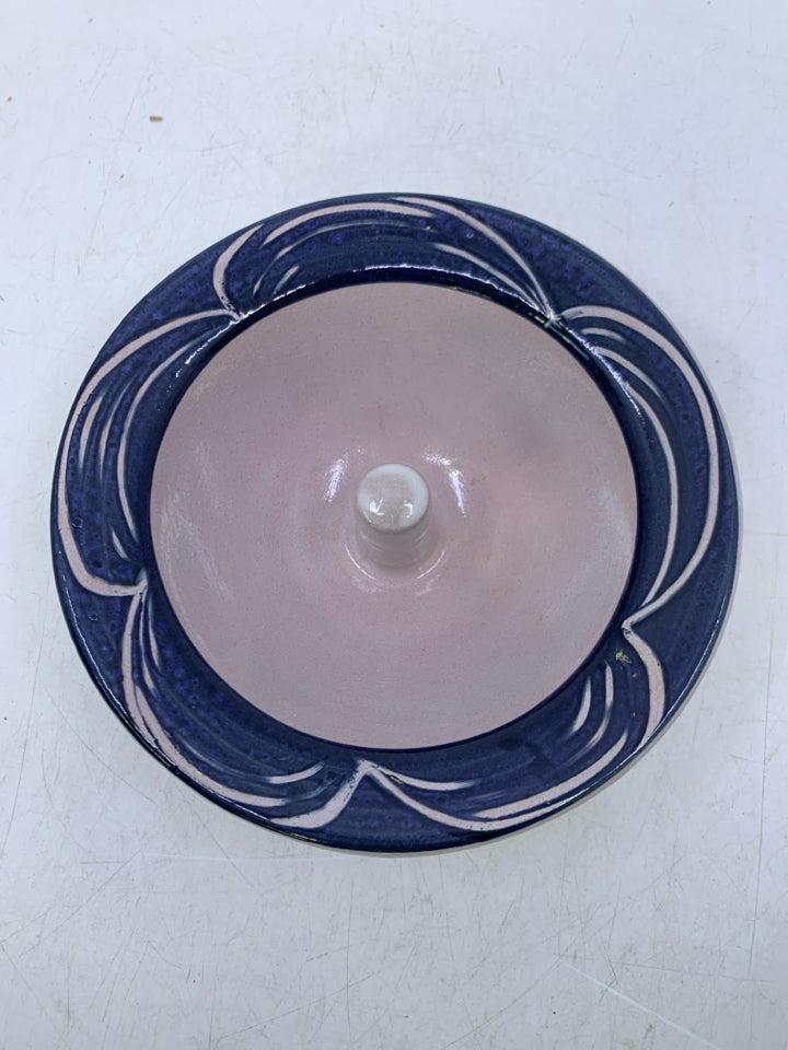 TERRA COTTA WHITE BLUE APPLE BAKER.