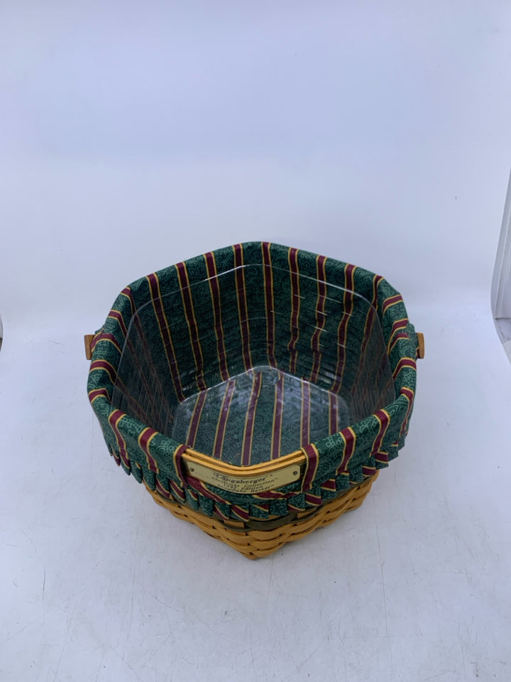 1997 CHRISTMAS ADDITION SNOWFLAKE BASKET W/ LINER & PROTECTOR HEXAGON.