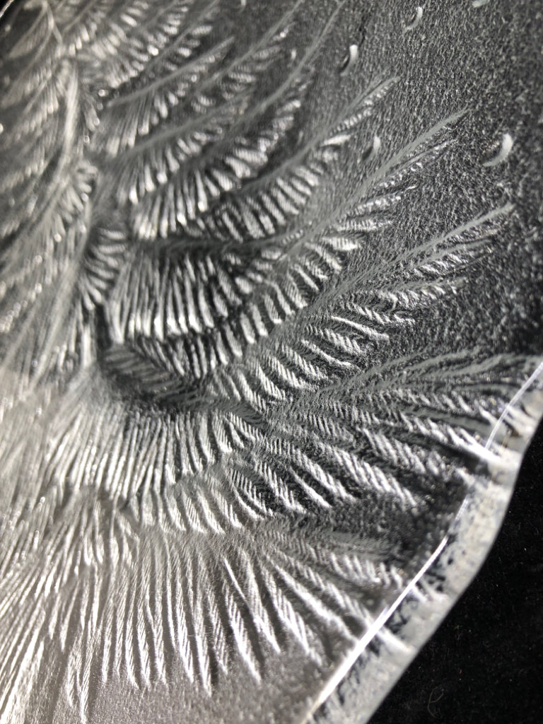 CLEAR TREE AND SNOW SERVING PLATTER.