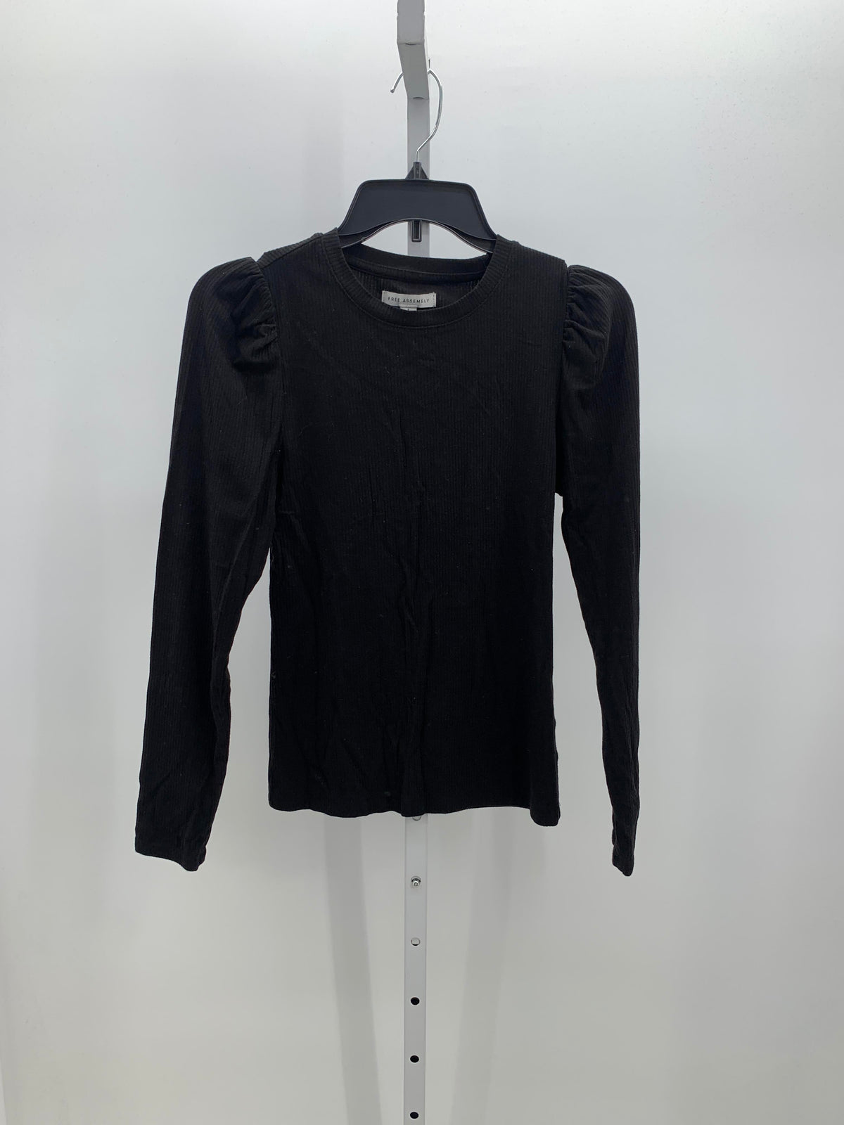 Free Assembly Size Small Misses Long Sleeve Shirt