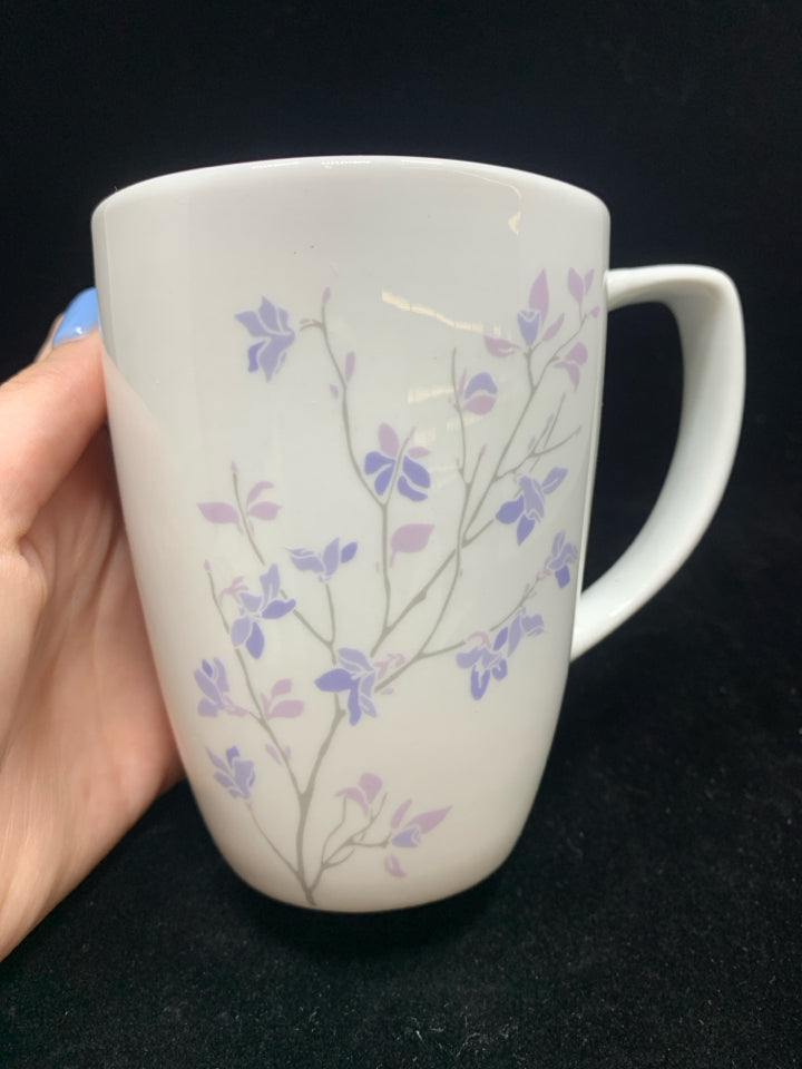 4 CORELLE COORDINATES PURPLE FLOWER MUGS.