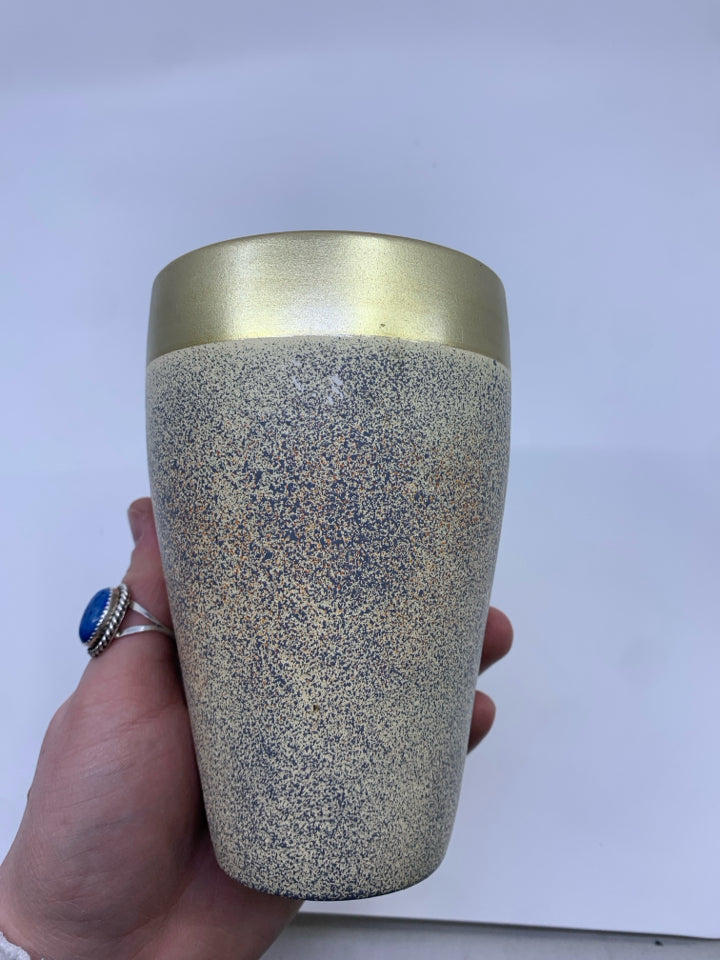 GOLD SPECKLED VASE.