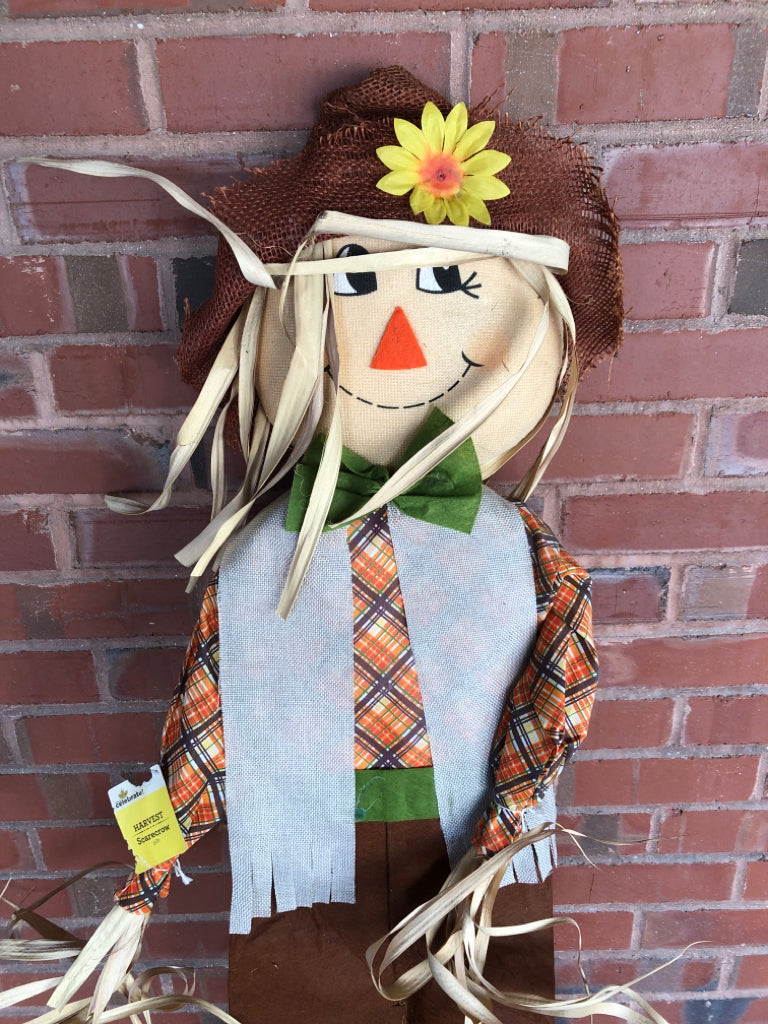 SCARECROW W/BROWN HAT YARD DECOR.