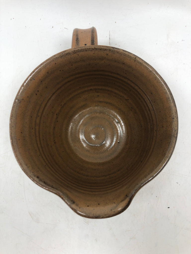 BLUE STRIPPED BOWL POUR SERVING STONEWARE.