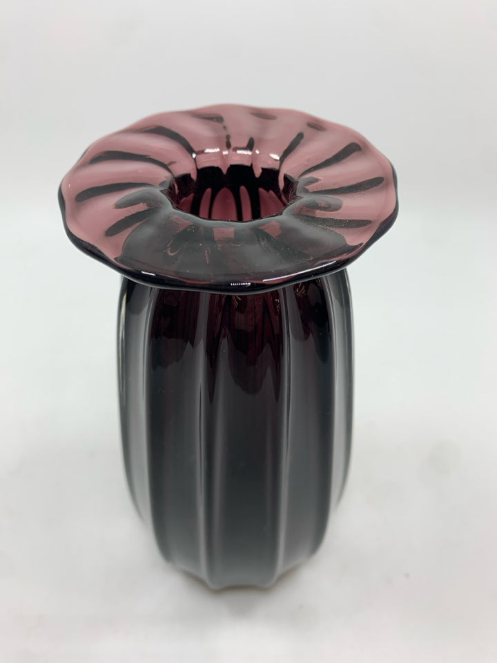 PURPLE BLOWN GLASS RIBBED VASE.