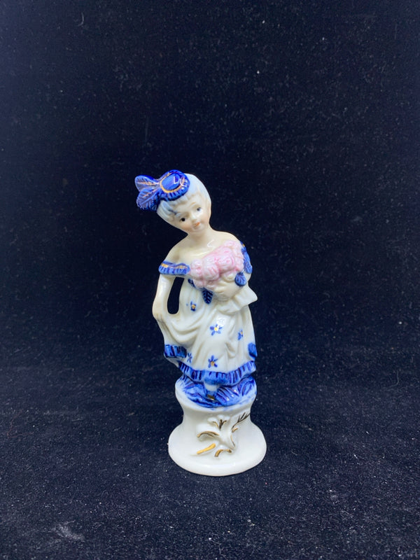 2 VTG PORCELAIN BOY AND GIRL WITH FLOWERS.