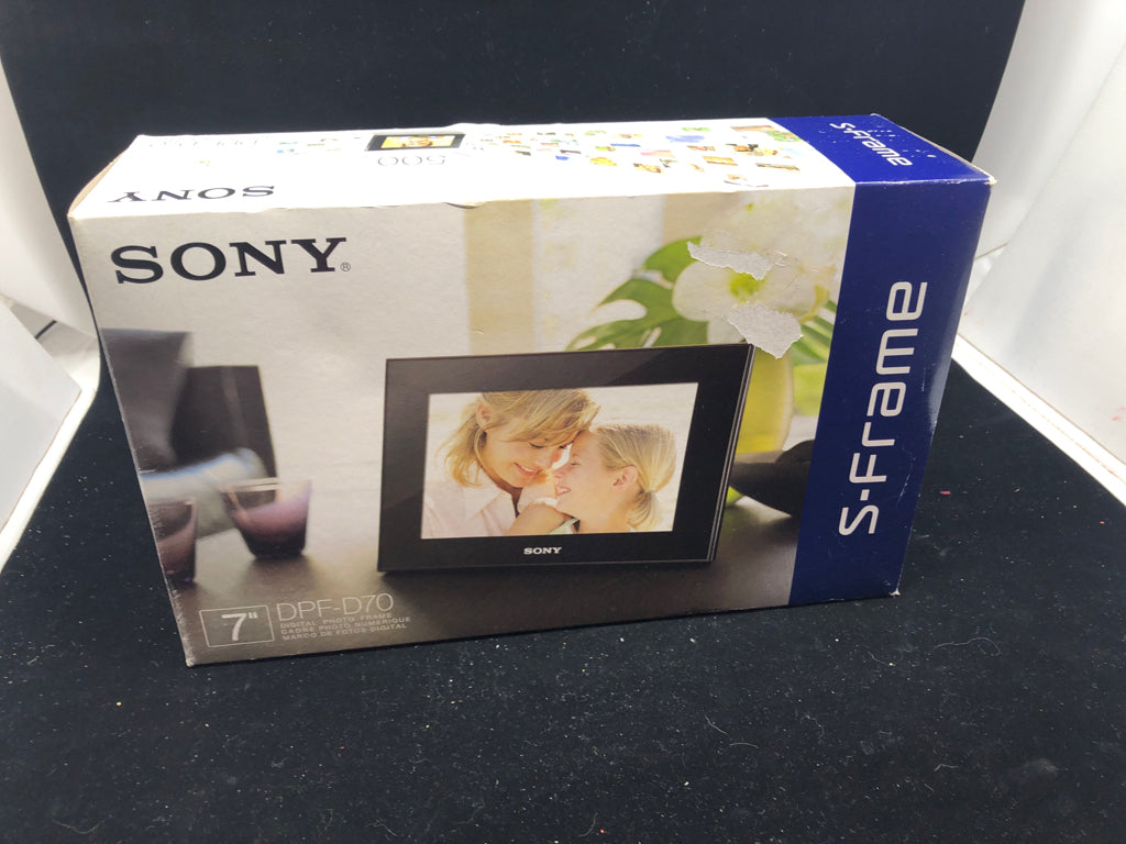 NIB SONY PHOTO FRAME.