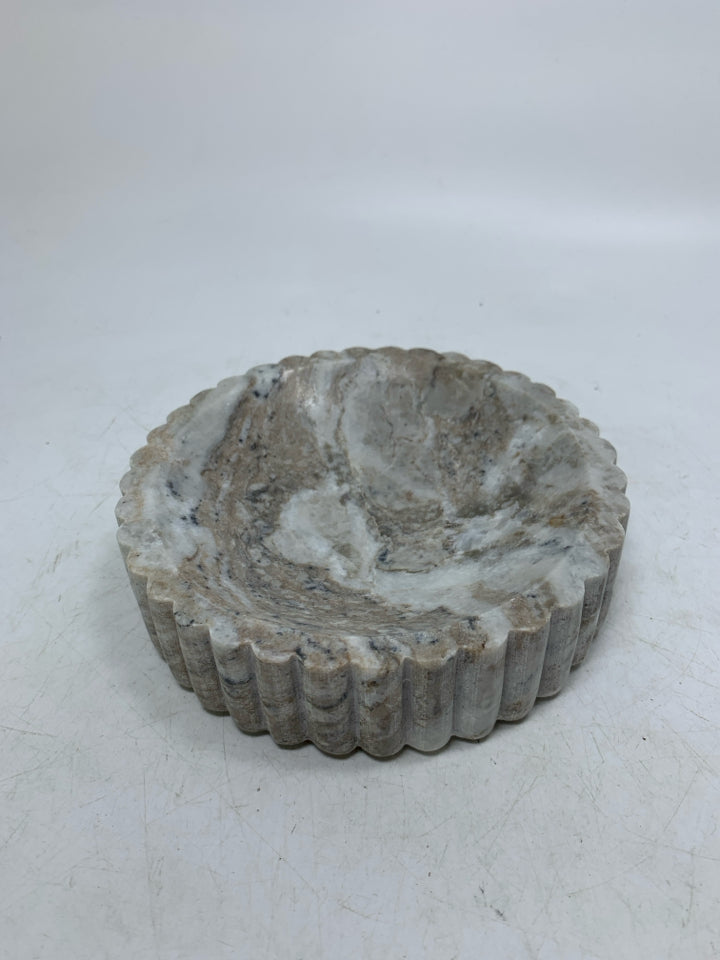 GREY MARBLE SHALLOW CATCH ALL BOWL W/ RIBBED EDGE.
