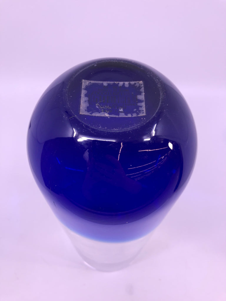 BLUE TO CLEAR GLASS VASE.