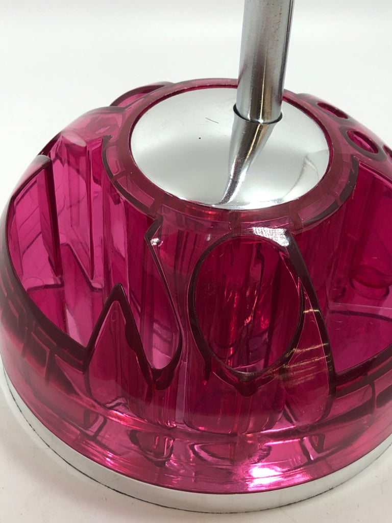 PINK PLASTIC ADJUSTABLE DESK LAMP W/ORGANIZER.