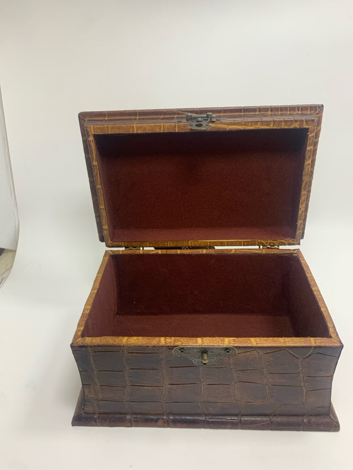 FAUX SNAKESKIN BOX W/FLIP LID.