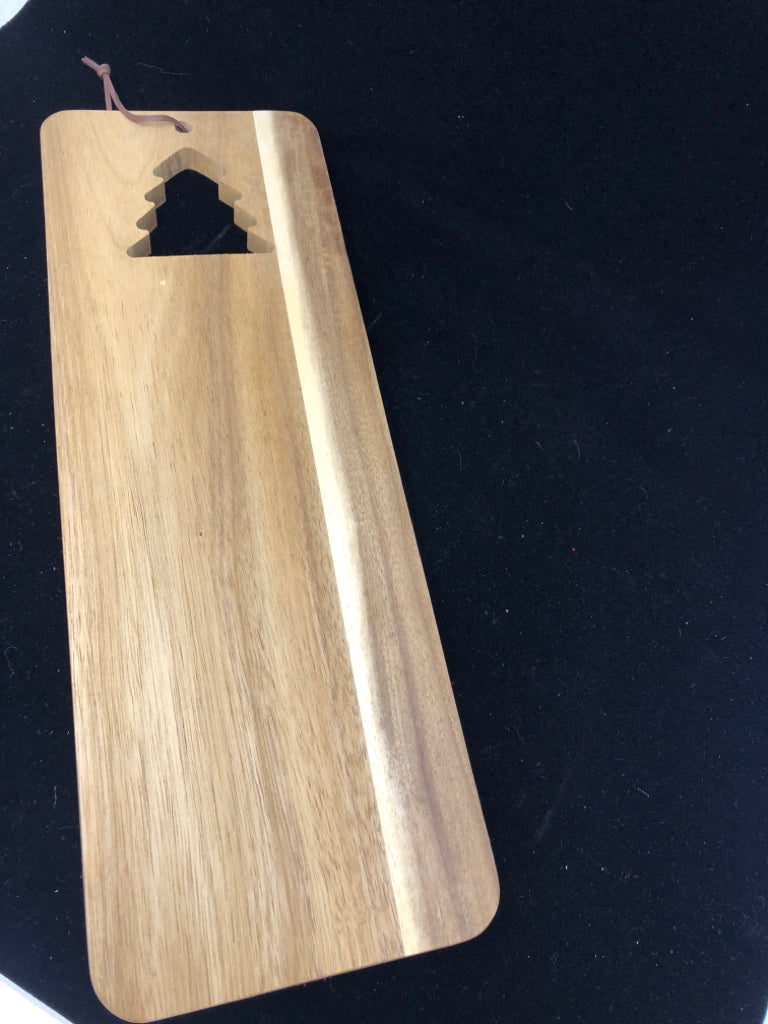 CHRISTMAS TREE CUTTING BOARD WALL HANGING.