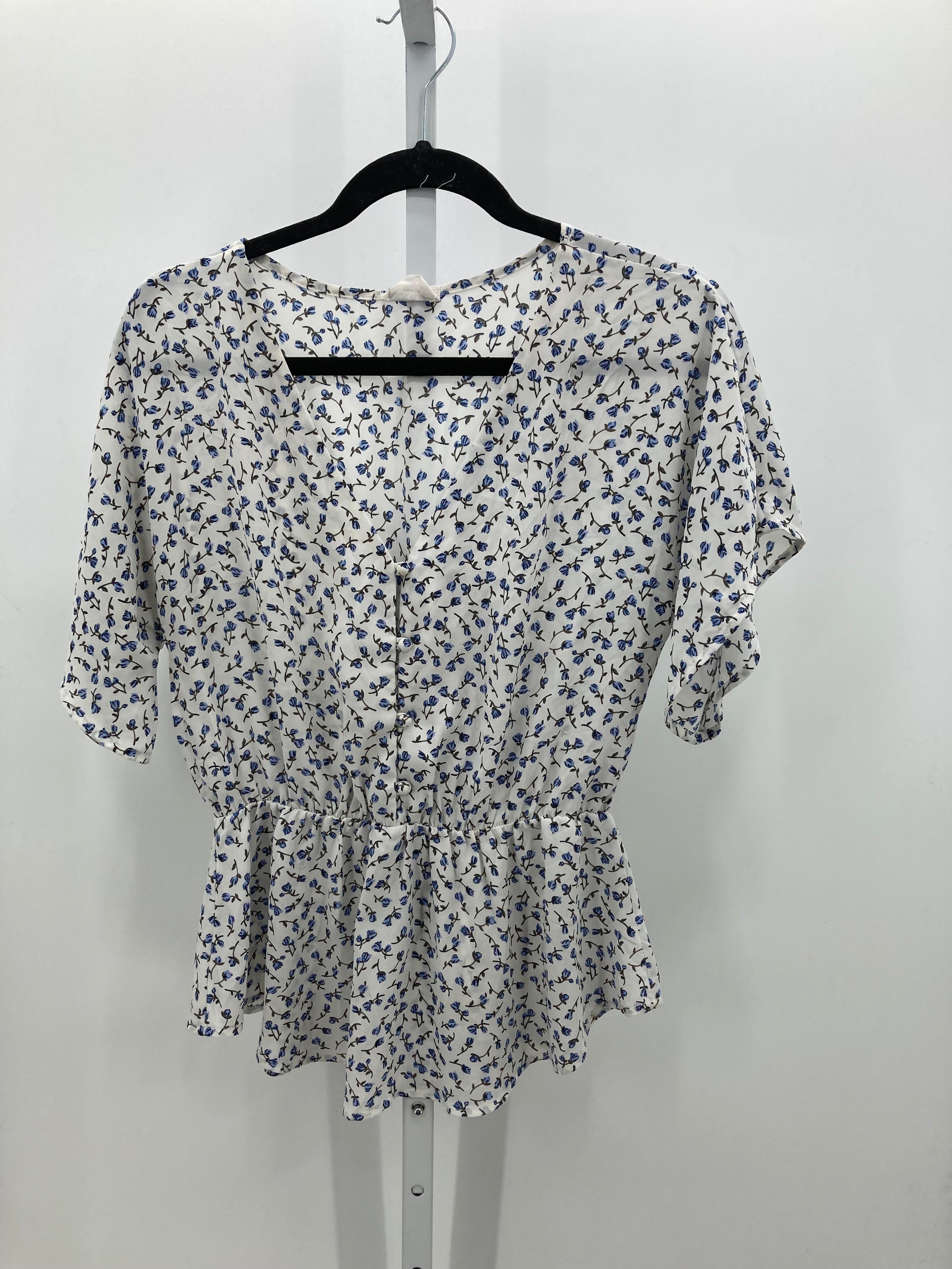 Size Medium Juniors Short Sleeve Shirt