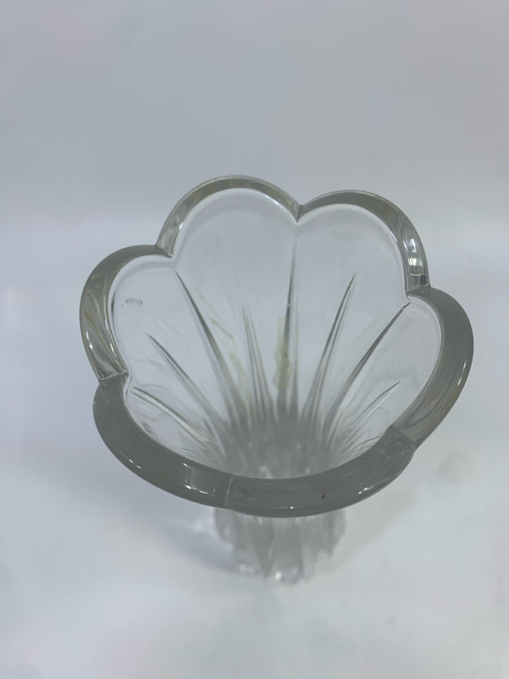 LENOX SCALLOPED CRYSTAL VASE.