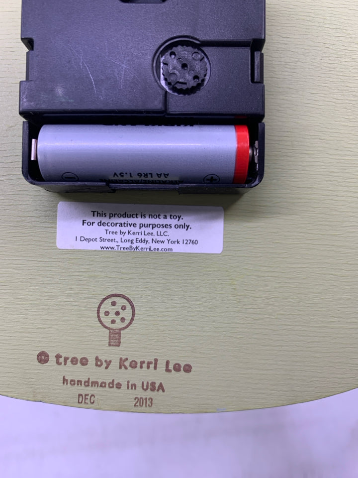 GREEN OWL CLOCK TREE BY KERRI LEE.