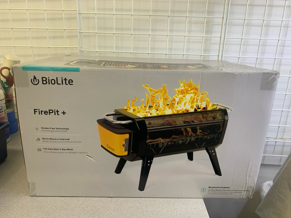 NIB BIOLITE FIREPIT + WOOD AND CHARCOAL-BURNING FIRE PIT