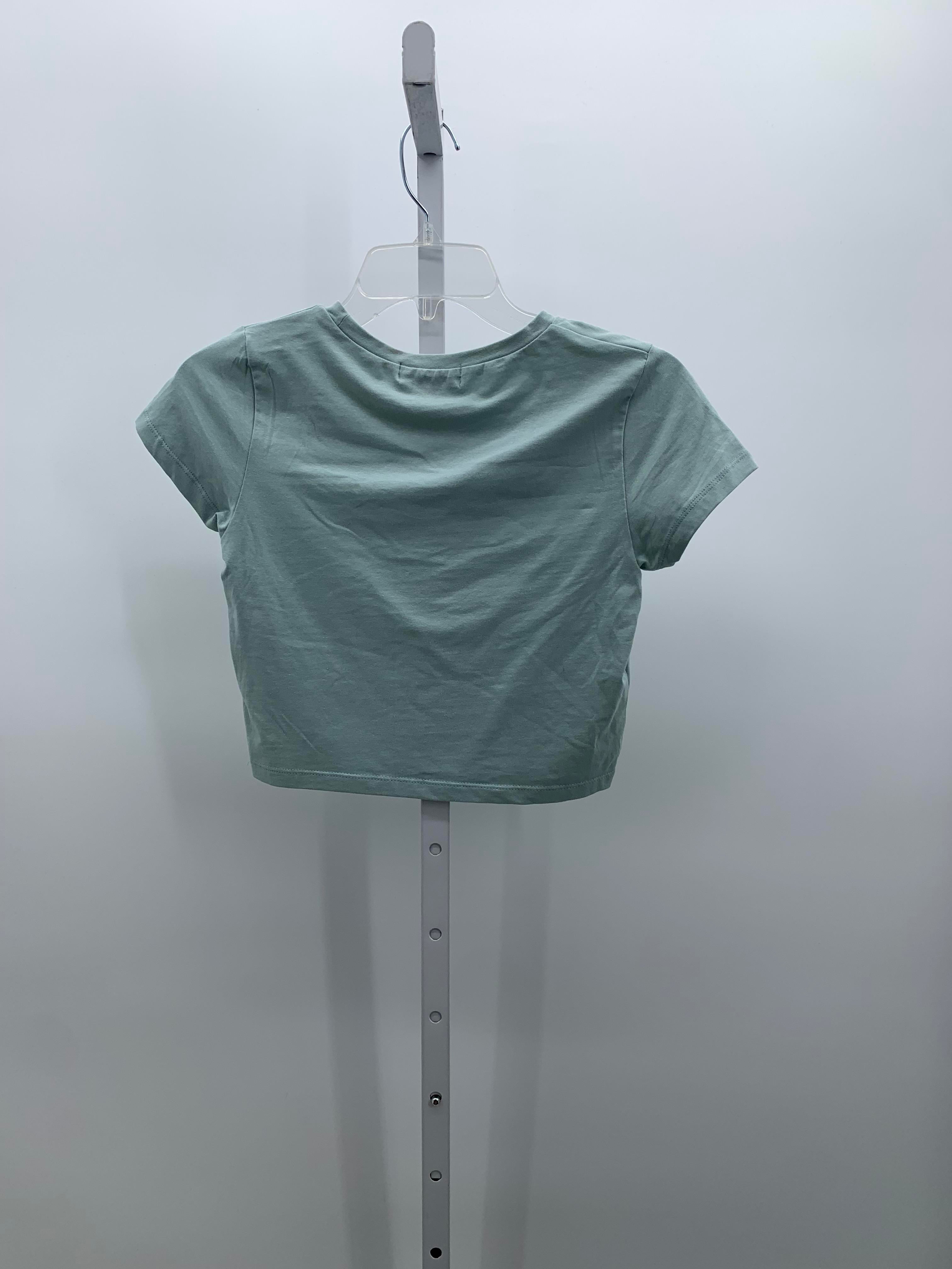 Size Medium Juniors Short Sleeve Shirt