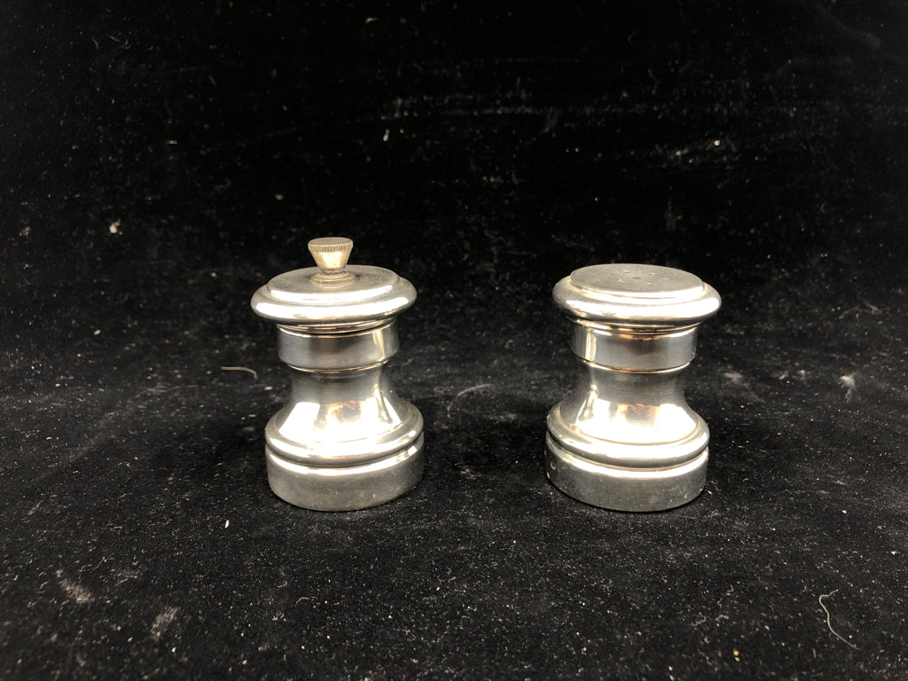 SMALL SILVER SALT AND PEPPER GRINDER SHAKERS.