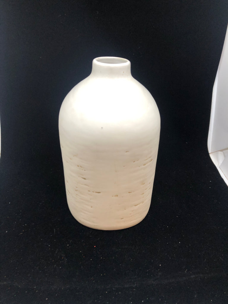 RUSTIC CERAMIC VASE - HEARTH & HAND.