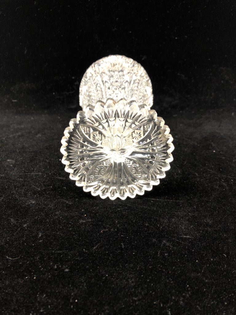 VTG FOOTED CUT GLASS VASE W/SAWTOOTH EDGE.