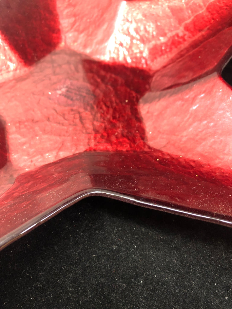 2 GLASS STAR SHAPED NESTING BOWLS SILVER/RED.