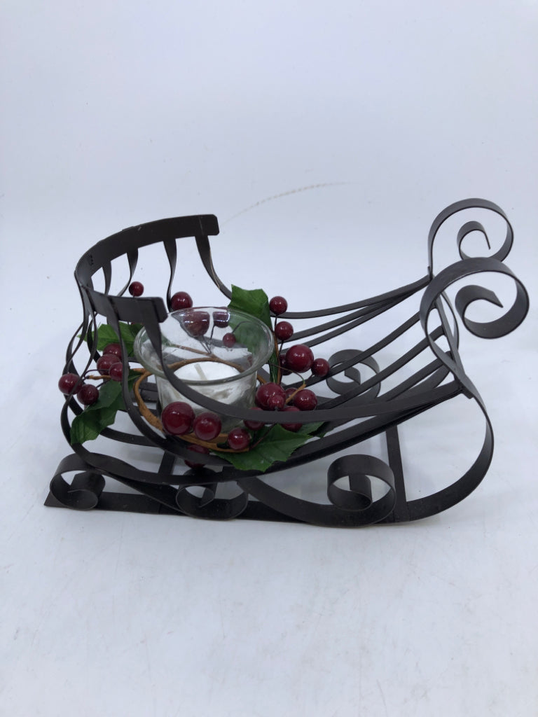 BROWN METAL TEA LIGHT SLED W/HOLLY BERRIES