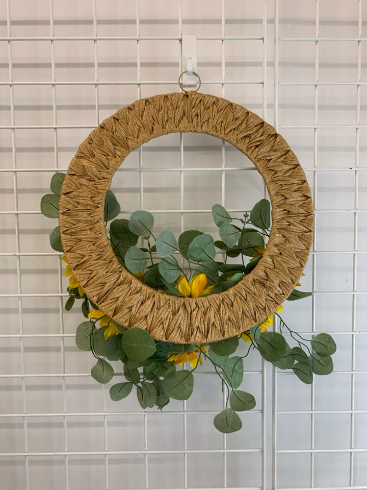 BURLAP SUNFLOWER AND LEAF WREATH DECOR.
