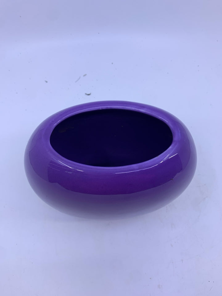 PURPLE WIDE BASE VASE.