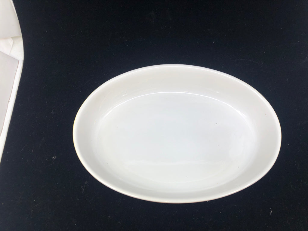 YELLOW + WHITE STONEWARE BAKING DISH.