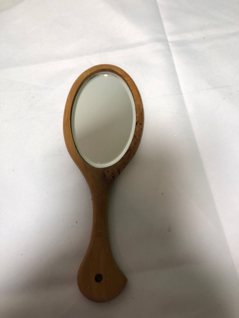 VTG WOOD HANDLED MIRROR.