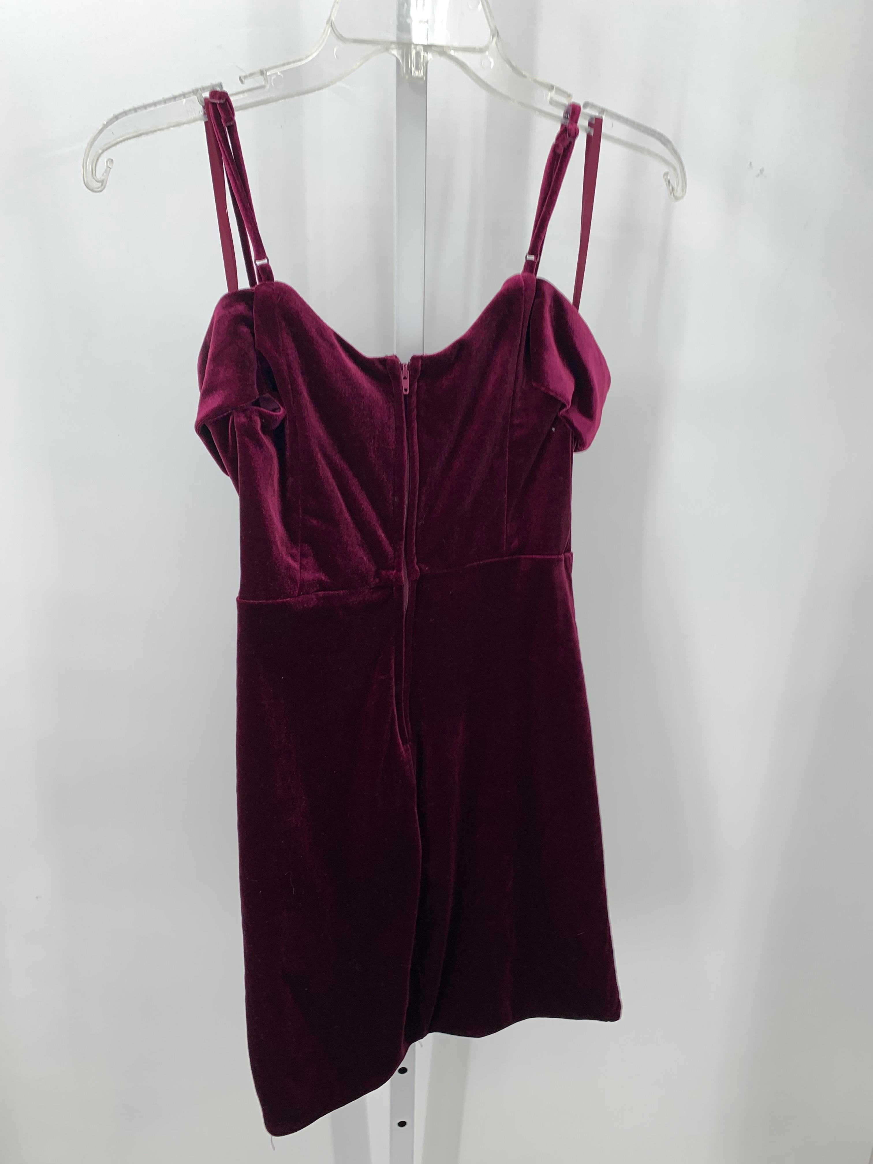 City Studio Size Small Juniors Sleeveless Dress