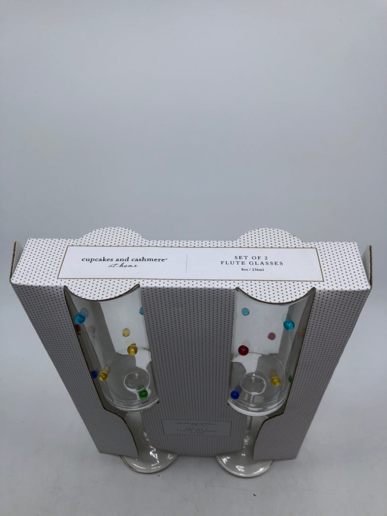 NIB 2 CUPCAKES & CASHMERE FLUTE GLASSES.
