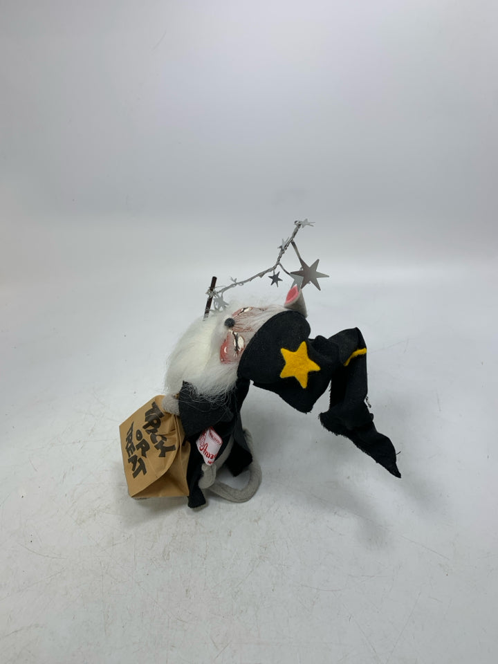 VTG GREY WIZARD MOUSE W/ TRICK OR TREAT BAG 1995.