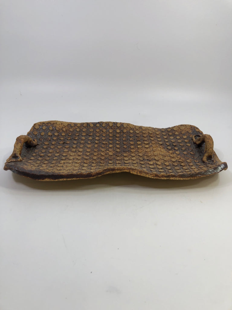 STONE BROWN TRAY W/HANDLES.