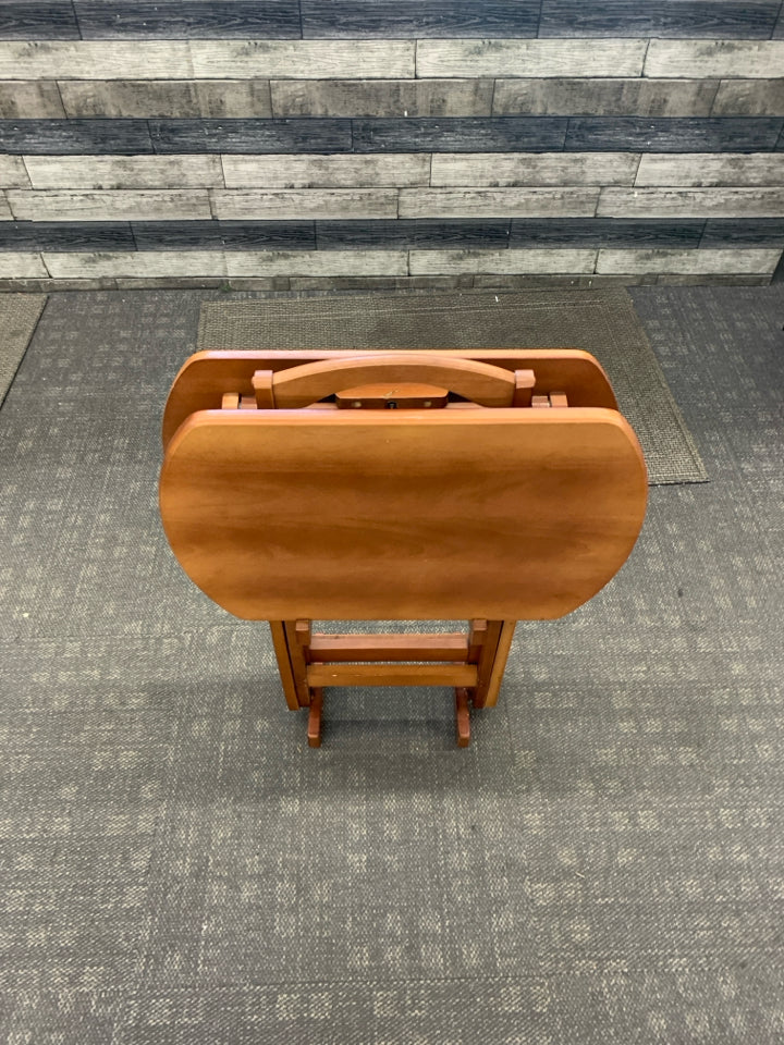 2 FOLDING WOOD TV TRAYS W/STAND.