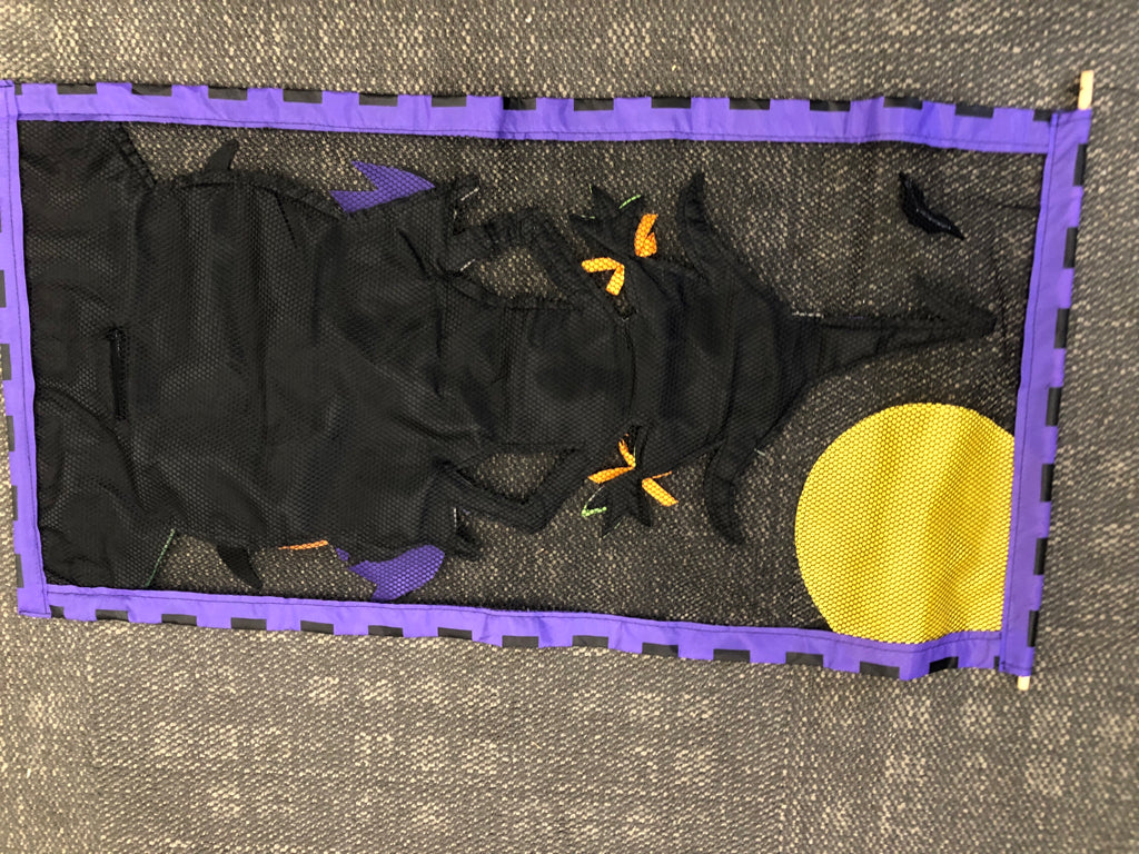 LIGHT UP MESH WITCH FLAG.