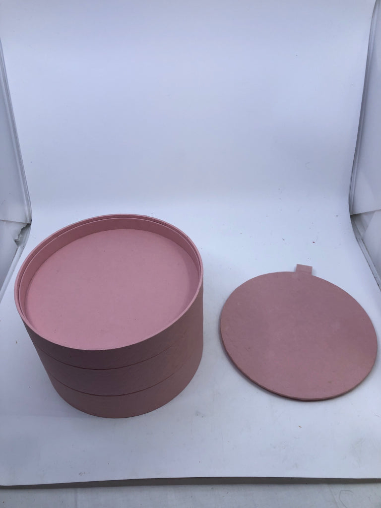 4PC PINK ROUND STACKING BOXES W LID.