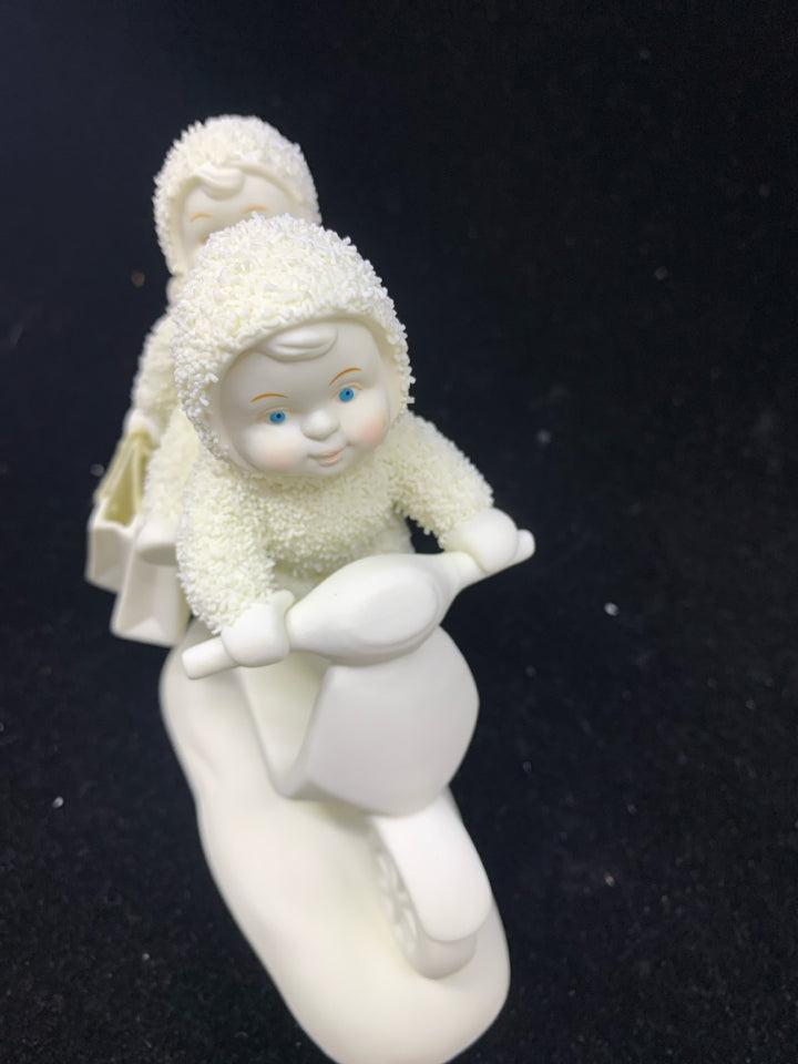 NIB SNOWBABIES MACY EDITION 2 KIDS ON MOPED.
