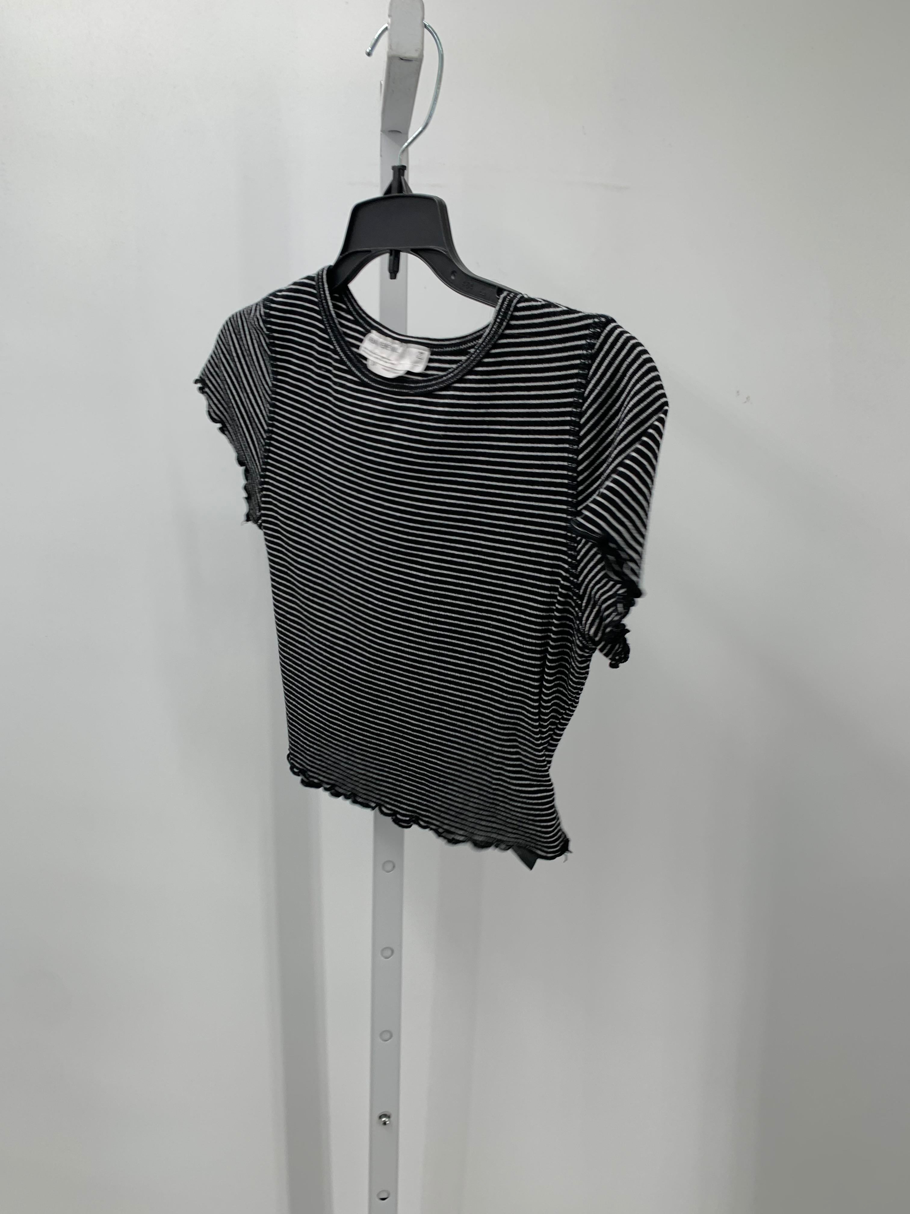 Size Small Juniors Short Sleeve Shirt