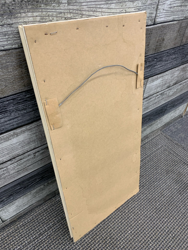 CREAM RECTANGLE WALL MIRROR.