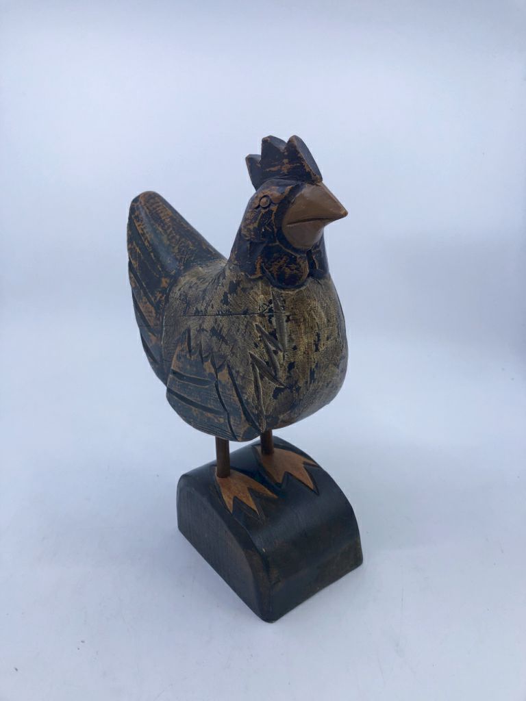 DISTRESSED WOOD CHICKEN ON STAND.