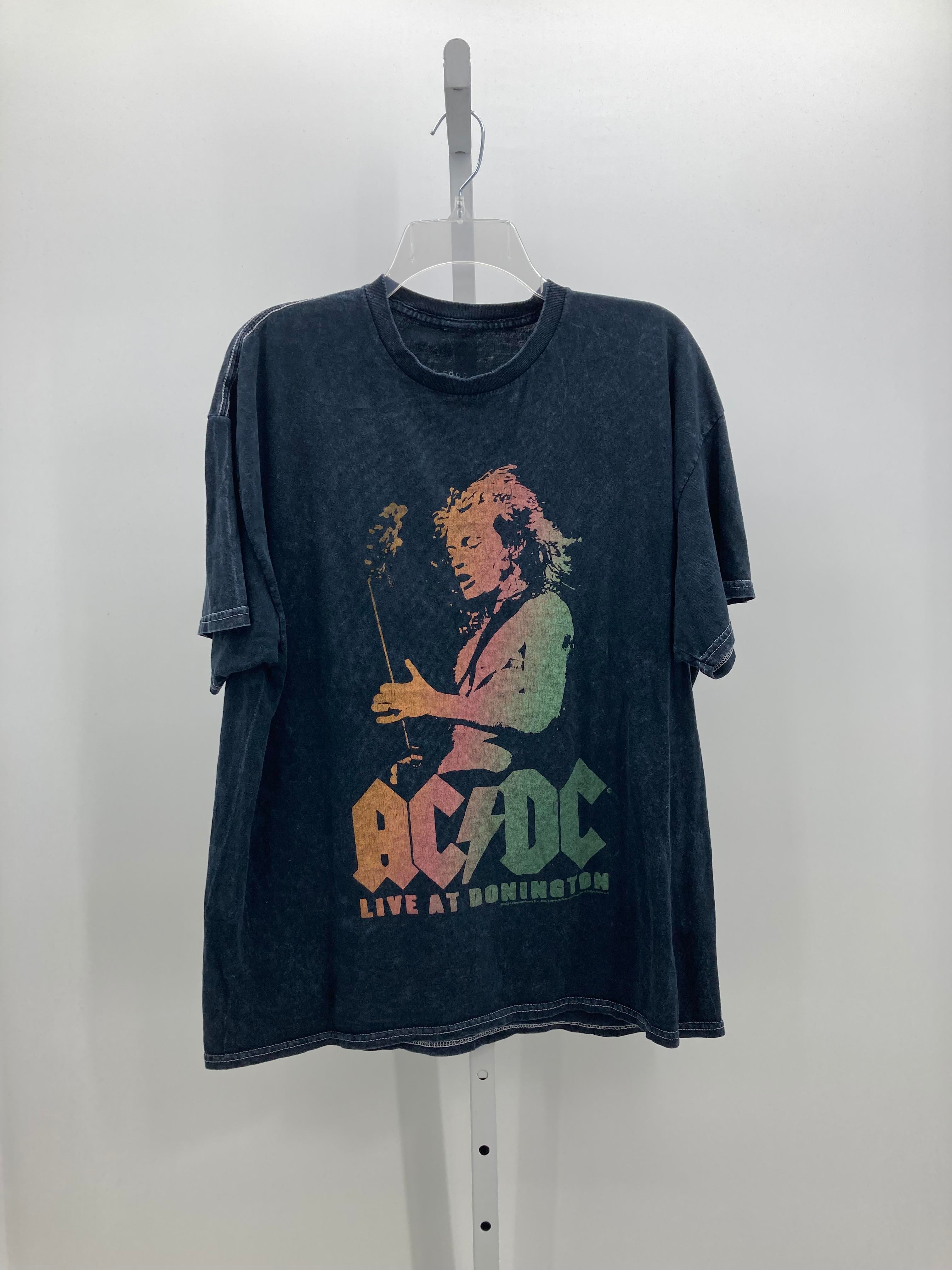 Junk Food Size Large Young Men's Short Sleeve Shirt