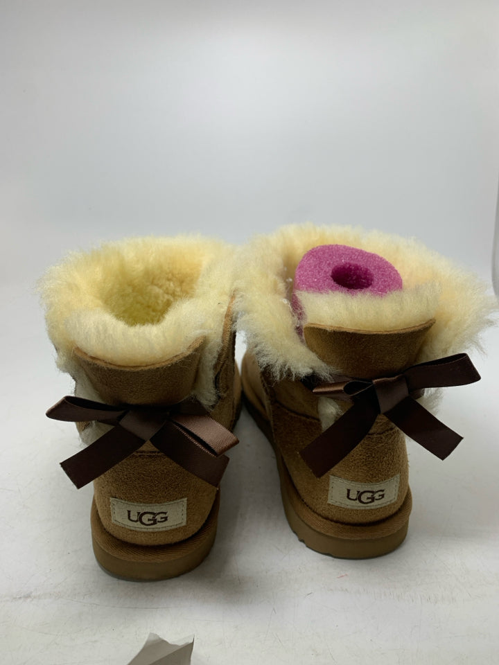 UGG 1017397K Kids Mini Bailey Bow II Boots