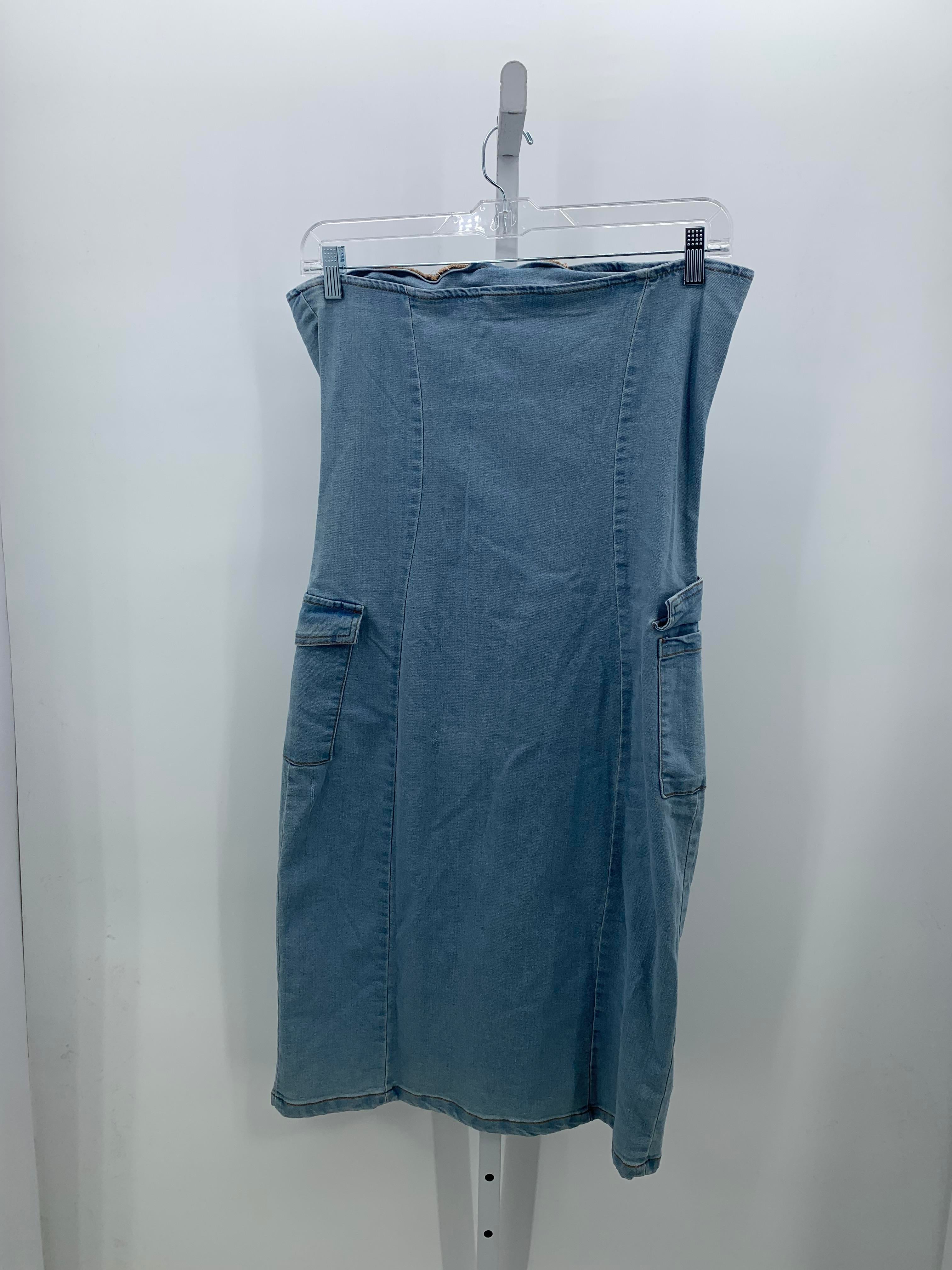 Size Extra Large Misses Sleeveless Dress